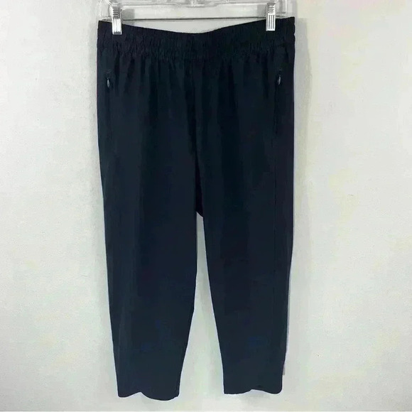 T by Talbots black crop pants with zippered pockets - Picture 1 of 3
